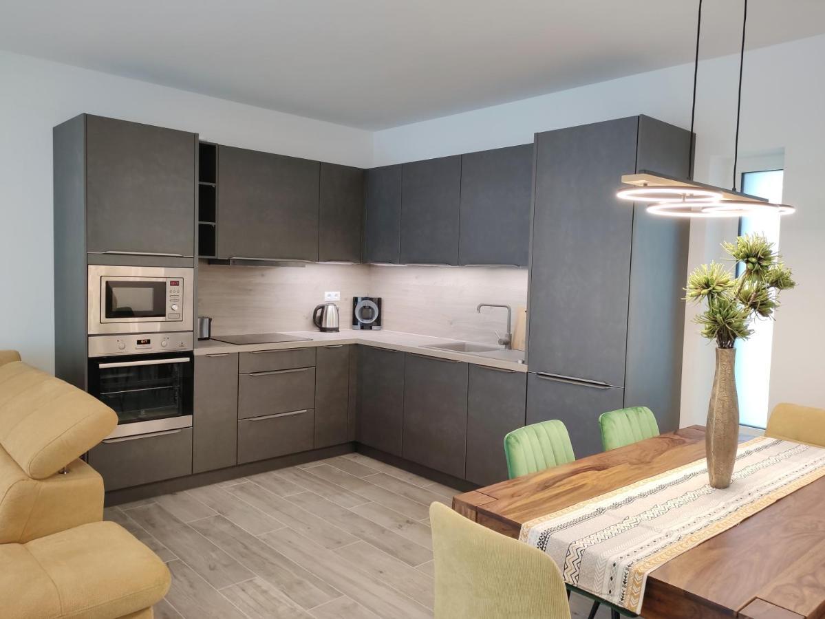קסזטלי Royal Relax Apartman מראה חיצוני תמונה